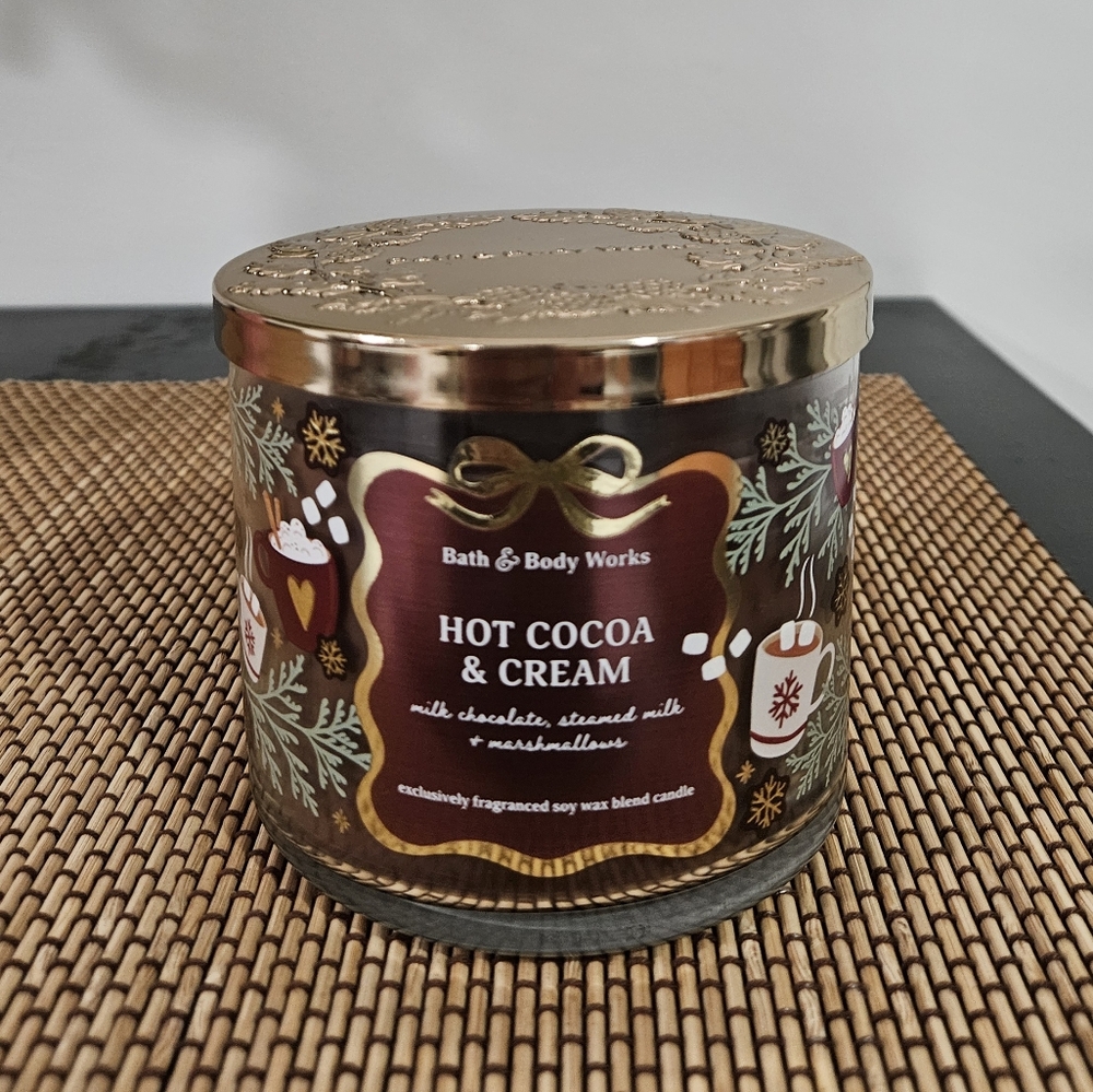 Bath & Body Works Hot Cocoa & Cream Candle - Gold